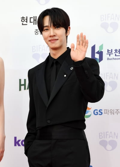 이기광, 오늘은 영화배우로....멋진 인사[TEN포토+]