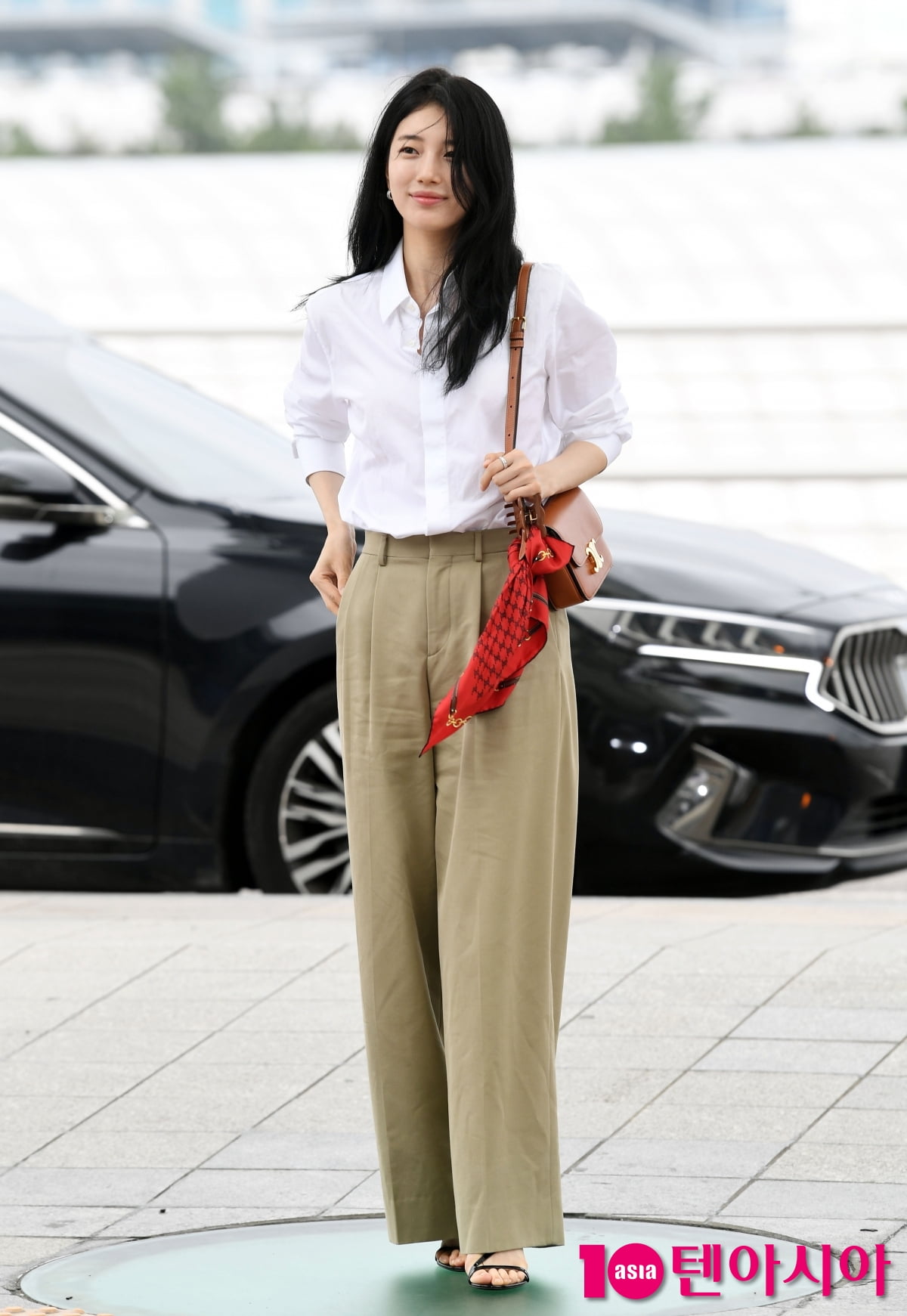 수지, 청순미 뿌리는 공항패션...오늘도 이쁨[TEN포토+]