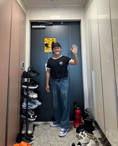 '父 연봉 30억 설' 조세호, 와이프가 찍어줬나…'집값 얼마일까'