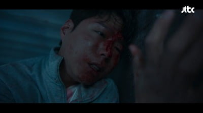 [종합] 박보검, 인생 최대 위기…흉기 난동·약물 투약 혐의로 현상금 걸린 수배자 됐다 ('굿보이')