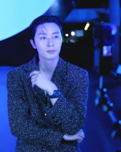 '6000만원 승소' 박서준, 해외 명품 행사장서 열일…유쾌하게 분위기 리드했다는 후문