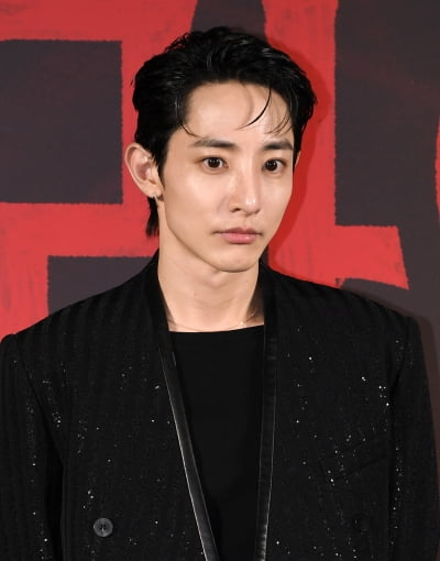'37세' 이수혁, 데뷔 18년 만에 기쁜 소식 전했다…칸 시리즈서 수상 "믿기지 않아" ('S라인')