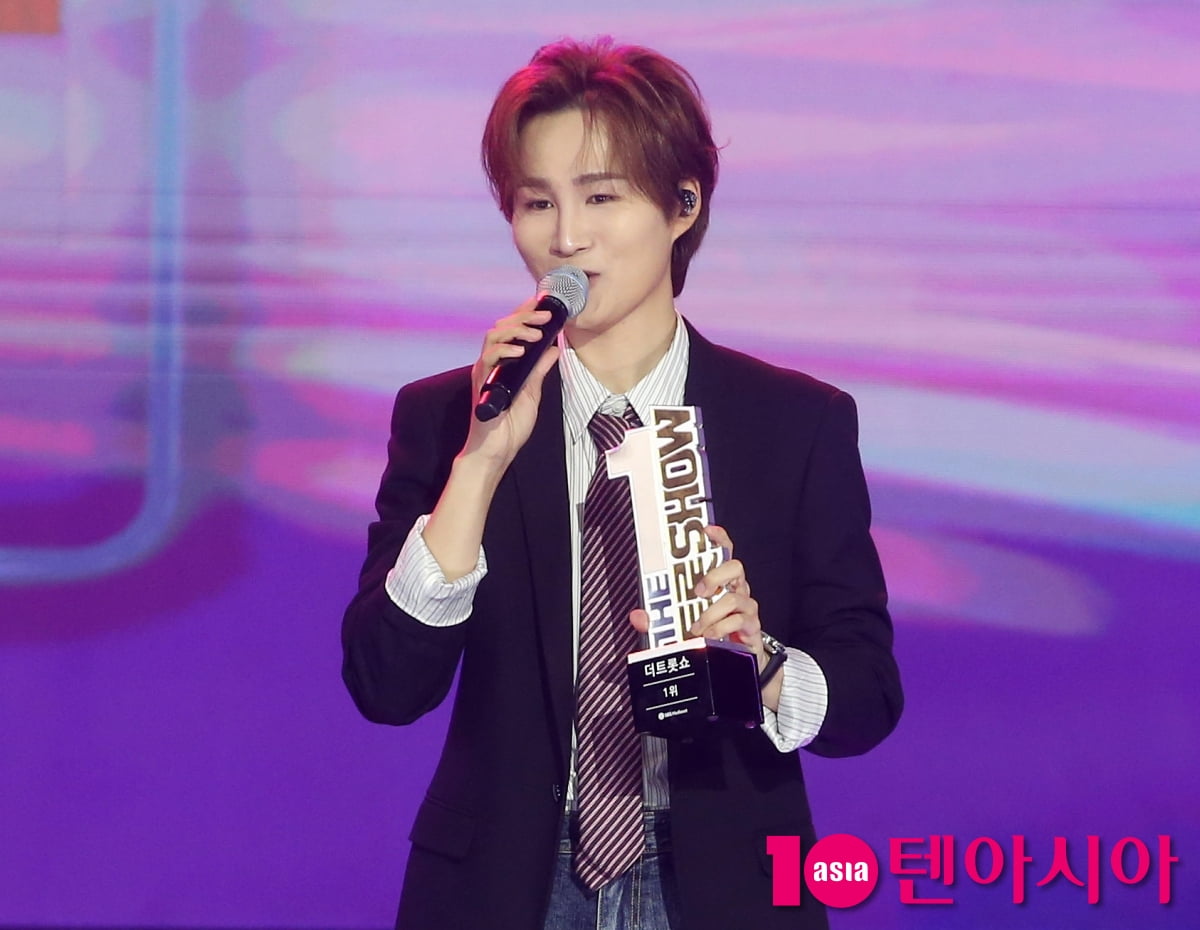 김희재, 더트롯쇼 1위...행복한 미소[TEN포토]