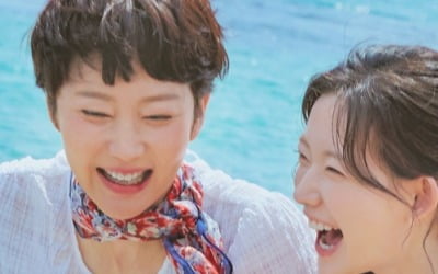 염정아, 의대생 친딸과 찍은 다정한 투샷 공개 "바쁜 일상에 치여…인생 2막 기대" ('첫사랑을')