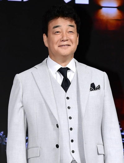 백종원, 각종 의혹에 방송 중단했는데…유튜버, 백종원 저격으로 지인 밀어주기?[TEN이슈]