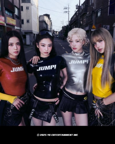 로제·제니가 센터…블랙핑크, 파워레인저 떠오르는 비주얼 '뛰어'