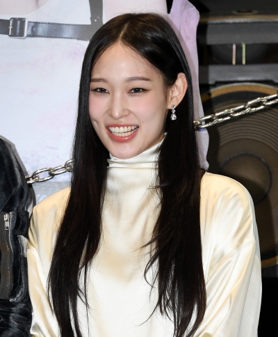 "요거트 뚜껑 핥어먹어"…'신세계家' 애니, 재벌돌도 똑같네 [TEN이슈]