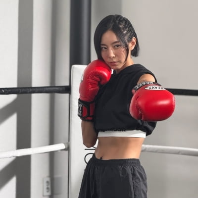'173cm·52kg' 유이, 이미지 변신 성공…근육 드러낸 파격 비주얼