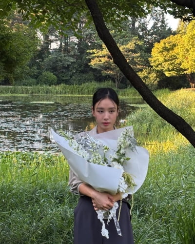 '168cm 47kg' 안은진, '장기용과 ♥로맨스' 앞두고…꽃 보다 빛나는 미모