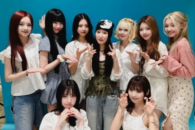 '김갑수 소속사' 걸그룹 유니스, 데뷔 2년 차에 겹경사…4개국 차트 1위→'도리도리' 챌린지 화제