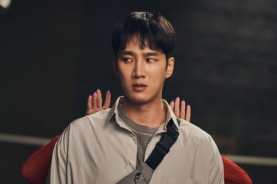 Ahn Bo-hyun Takes on a New Challenge in 'The Devil Came Home'