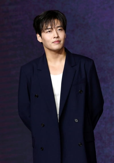 [종합] 강하늘, 폐소공포증 고백했다…"렉카 촬영도 힘들어져"('틈만나면')