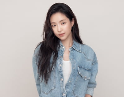 '167cm 46kg' 손나은, YG 떠나니 활짝 핀 얼굴…내추럴한 청순美