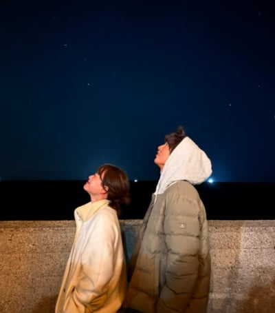 송중기, ♥케이티·두 자녀와 '잠시만 안녕'…여배우와 별구경 중