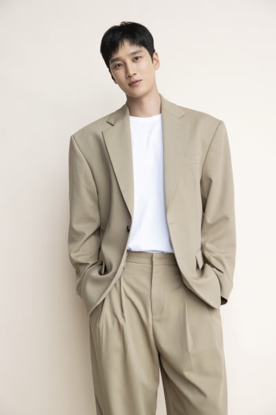 소속사 옮긴 안보현, 새 프로필