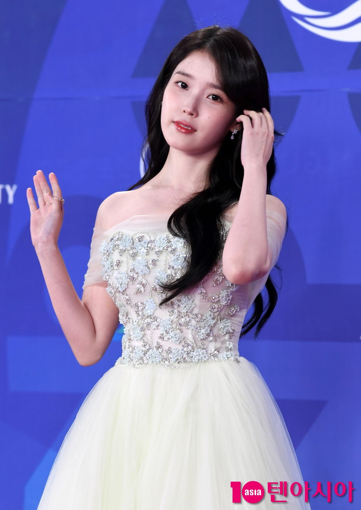 아이유, 청순한 요정...눈부신 미모[TEN포토+]