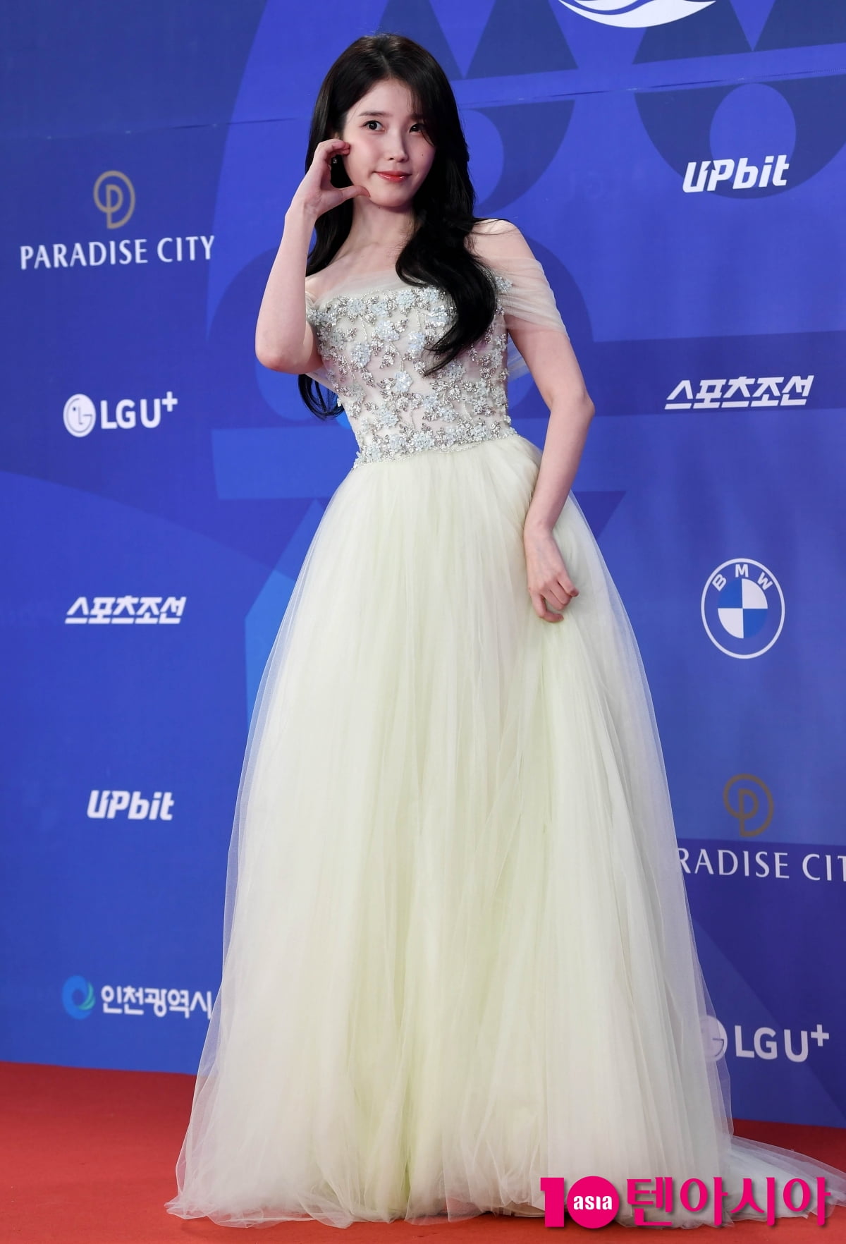 아이유, 청순한 요정...눈부신 미모[TEN포토+]