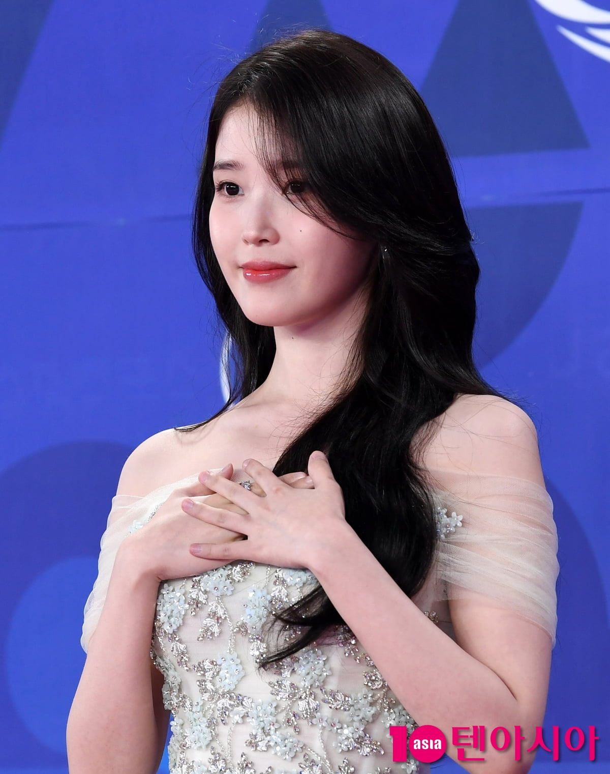 아이유, 청순한 요정...눈부신 미모[TEN포토+]