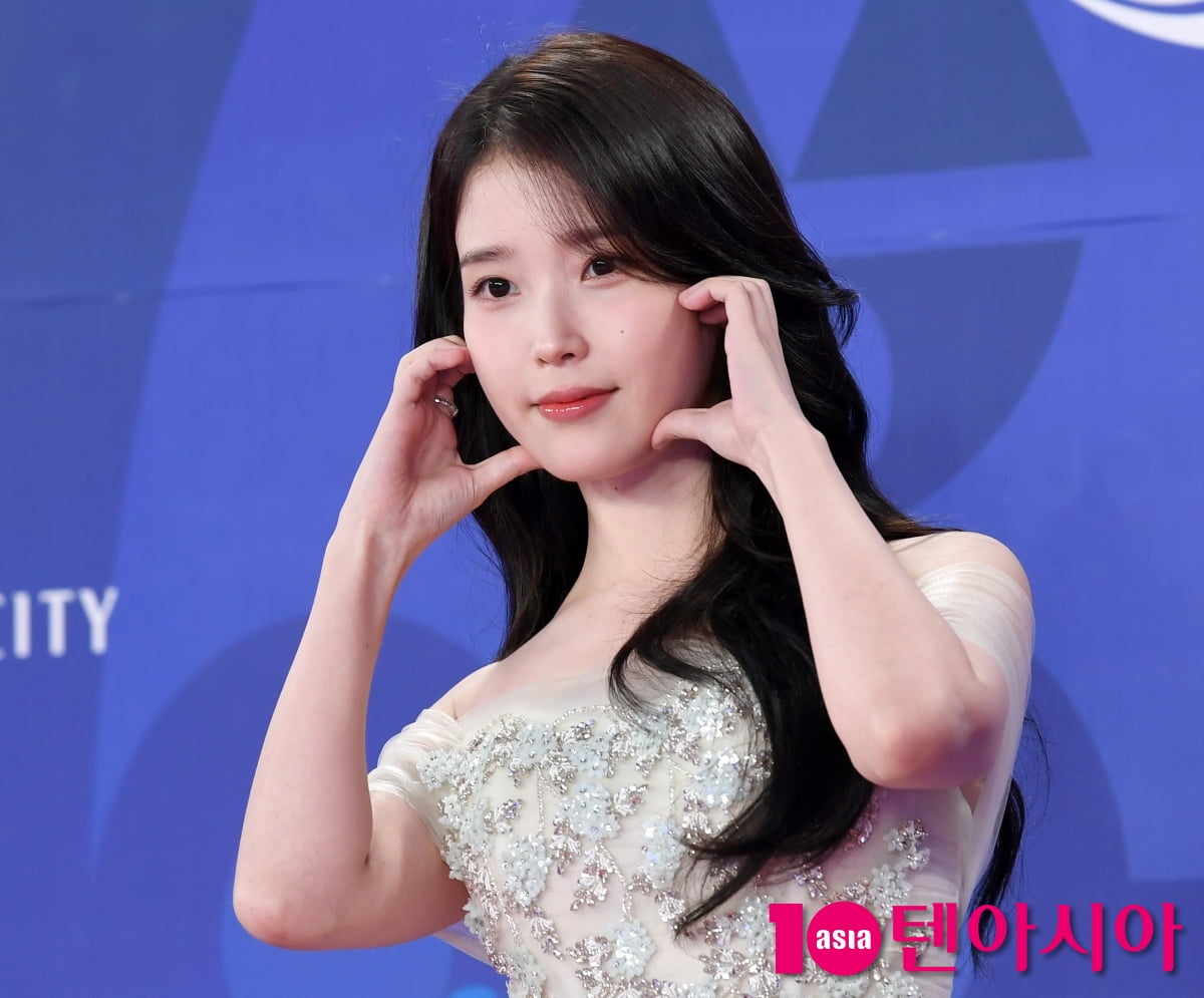아이유, 청순한 요정...눈부신 미모[TEN포토+]