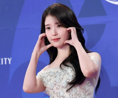 아이유, 청순한 요정...눈부신 미모[TEN포토+]