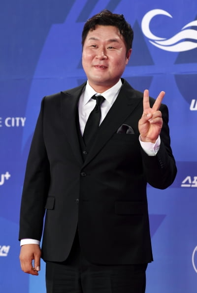 윤경호, 포즈 장인 유림핑[TEN포토+]