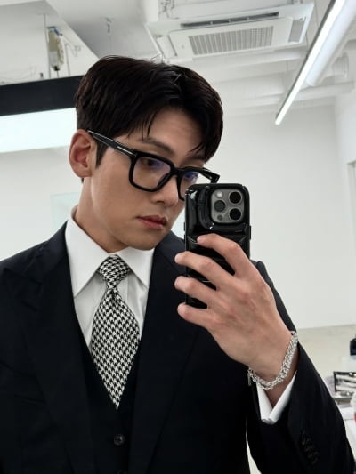 '38세' 지창욱, 안경 너머 잘생김 폭발…'남친짤' 생성 제대로 하네
