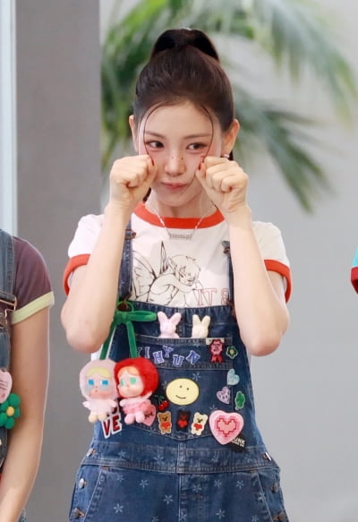 Baby DONT Cry's Lee Hyun-yi Attends 'Show! Music Core' Pre-Event as One-Day Fan Manager