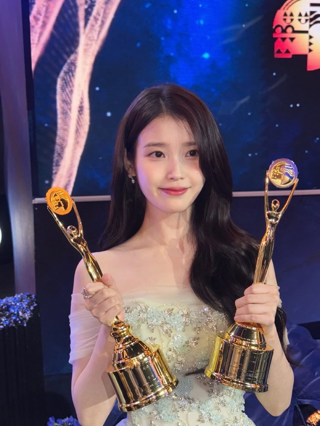 사진 = 아이유 인스타그램