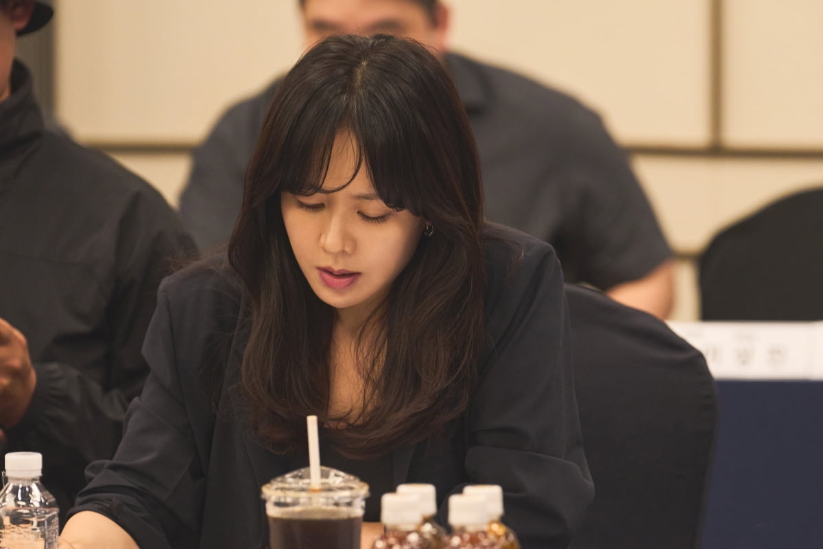 [공식] 손예진, 엔터사 대표로 첫발 내딛었다…'아이돌 그룹 재계약' 과제('버라이어티')