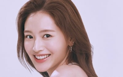 '♥비연예인' 레인보우 김재경, 결혼 후 얼굴 확 폈네…고수와 호흡 앞두고 물오른 미모