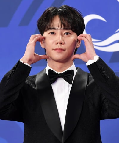 '아이유 남친' 이준영, 2년 만에 기쁜 소식 전했다…"서툴고 부족해 보이더라도"