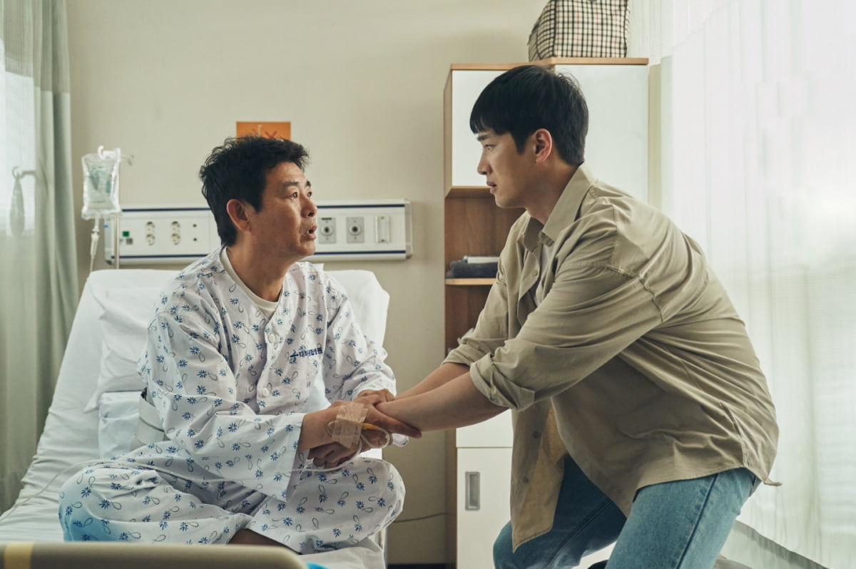 임윤아, 클럽에서 신난 모습 포착…눈빛에 '선악' 다 담겼네('악마가 이사왔다')