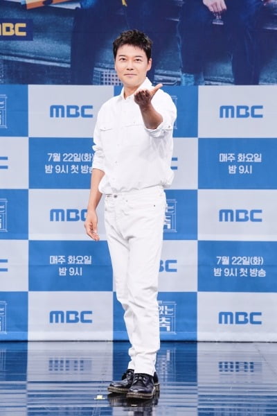 전현무, 연대 출신 '언론고시 3관왕'인데…"늙어서 인제야 공부 중, 아이러니해" ('이유있는')
