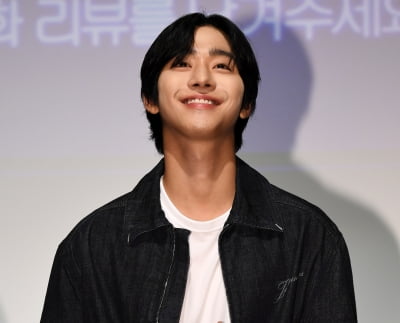 Ahn Hyo-seop Attends Stage Greeting for 'Omniscient Reader's Viewpoint' in Seoul