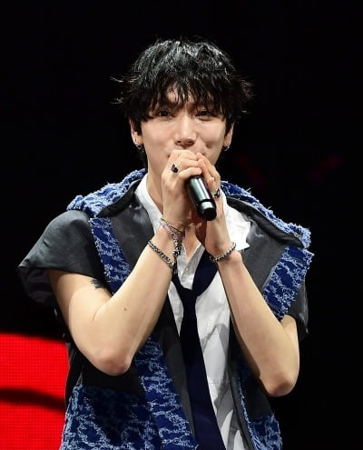 SM 유명 아이돌 "바퀴벌레 반려동물로 키우기도"…데뷔 10년 차에 충격 고백 ('전과자')
