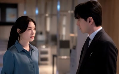 '43세' 이진욱, 걸그룹 출신 20대 여배우와 호흡 만족…"BH 마니토, 내적 친밀감" ('에스콰이어')