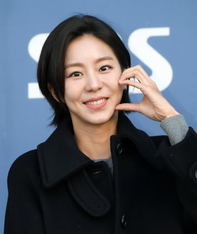 유이, 173cm·52kg인데…폭염 속 '모래주머니 나르기' 훈련에 아찔('무쇠소녀단')
