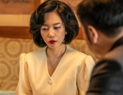 임수정, H 그룹 회장 새 부인 됐다…노련한 판단과 냉철한 결단력 ('파인 촌뜨기들')