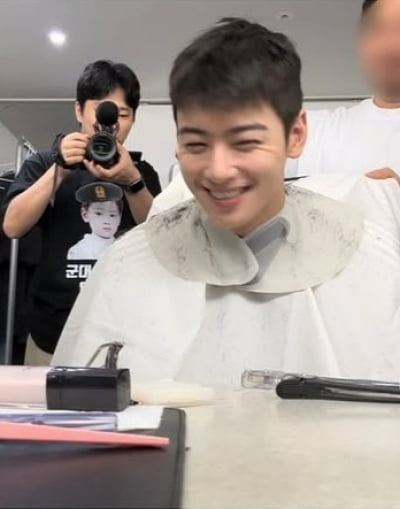 K-Pop Star Cha Eun-woo Supports Fellow Artist Before Military Enlistment
