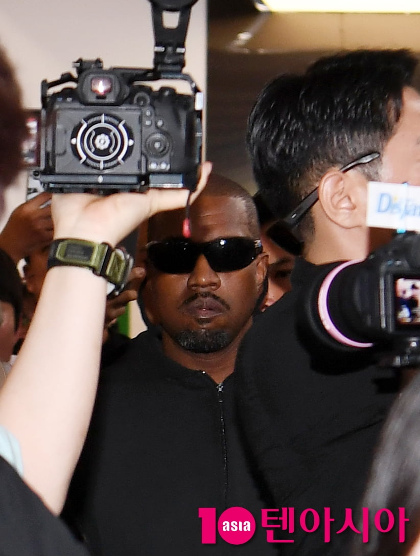 칸예 웨스트(Kanye West), 어마어마한 인파에 태연한 월드스타[TEN포토+]