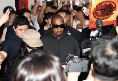 칸예 웨스트(Kanye West), 어마어마한 인파에 태연한 월드스타[TEN포토+]