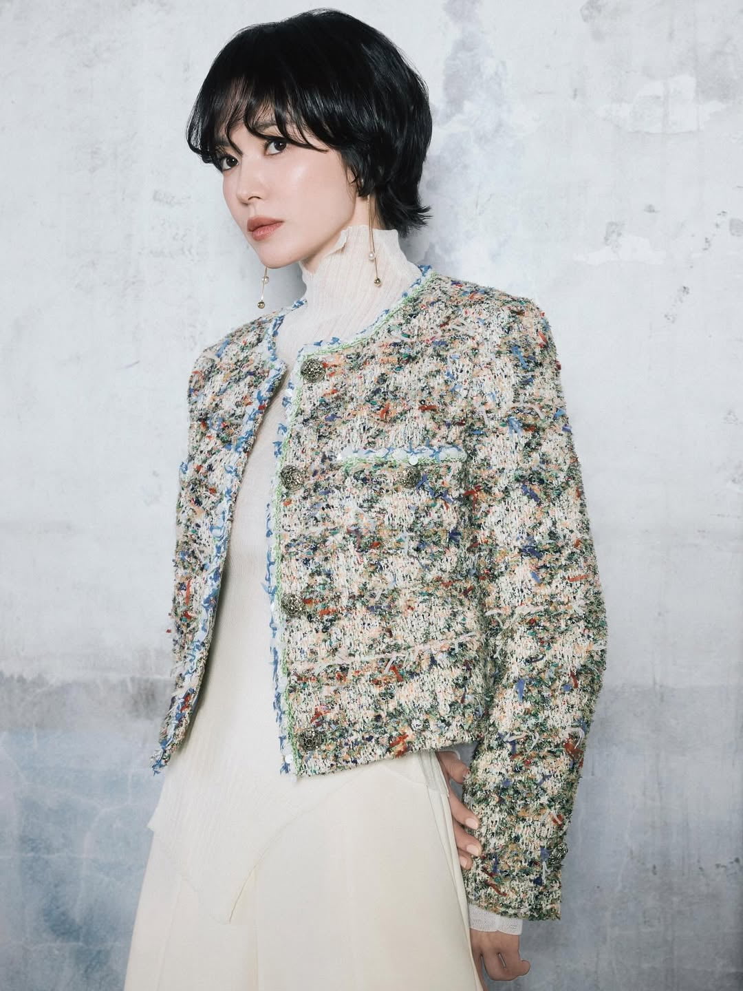 '43세' 송혜교, 아름다움을 넘어 잘생김도 소화…숏컷의 정석 '잘생쁨 폭발'