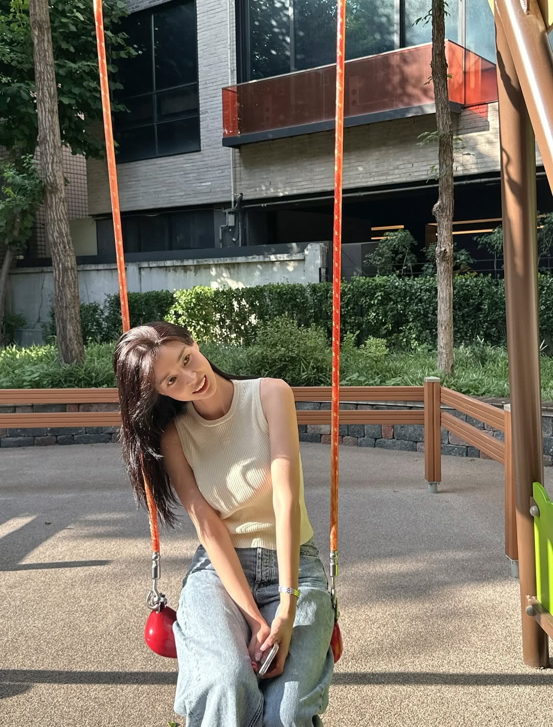 사진 = 권나라 인스타그램