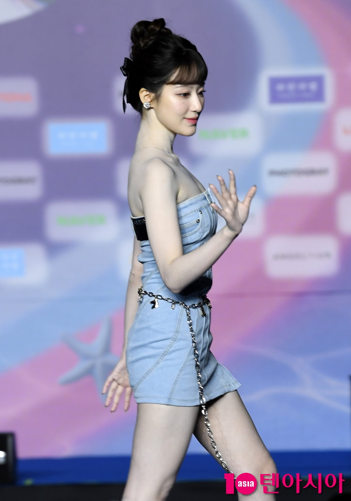아이들 슈화, 돋보이는 새하얀 각선미[TEN포토+]