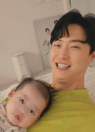 엄마 얼굴 하나도 없네…'이용식 사위' 원혁, 80일 된 붕어빵 딸 공개