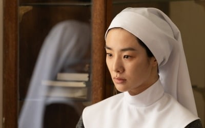'31세' 스테파니 리, 수녀 된 근황 포착…몰라보게 달라진 충격적 비주얼 ('구마수녀')