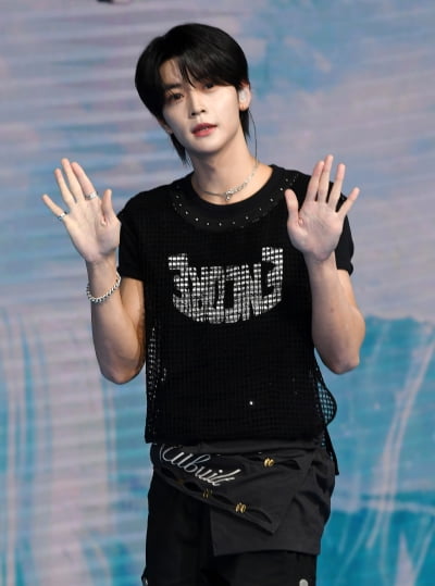 세븐투에잇 쿄준, 센터 비주얼TEN포토+]