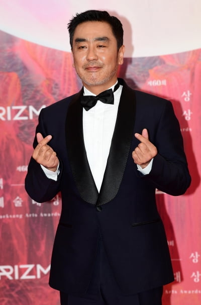 류승룡, 유명 여배우와 남모를 인연 있었다…"일주일에 한 번 쉬는데" ('유튜브하지영')