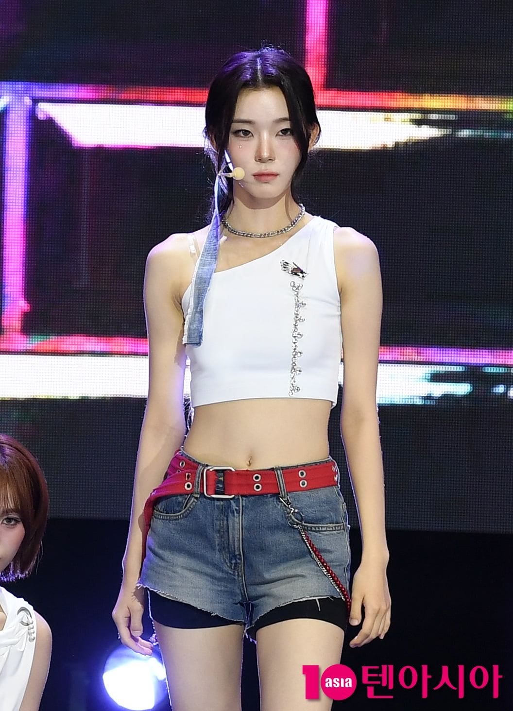 이프아이 카시아, 한줌 허리[TEN포토]