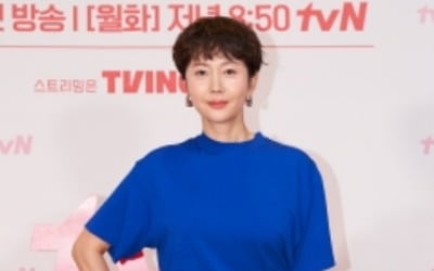 염정아, 의대생 딸 엄마 됐다…겹치기 출연 구설 딛고 ♥박해준과 로맨스 ('첫사랑을') [종합]